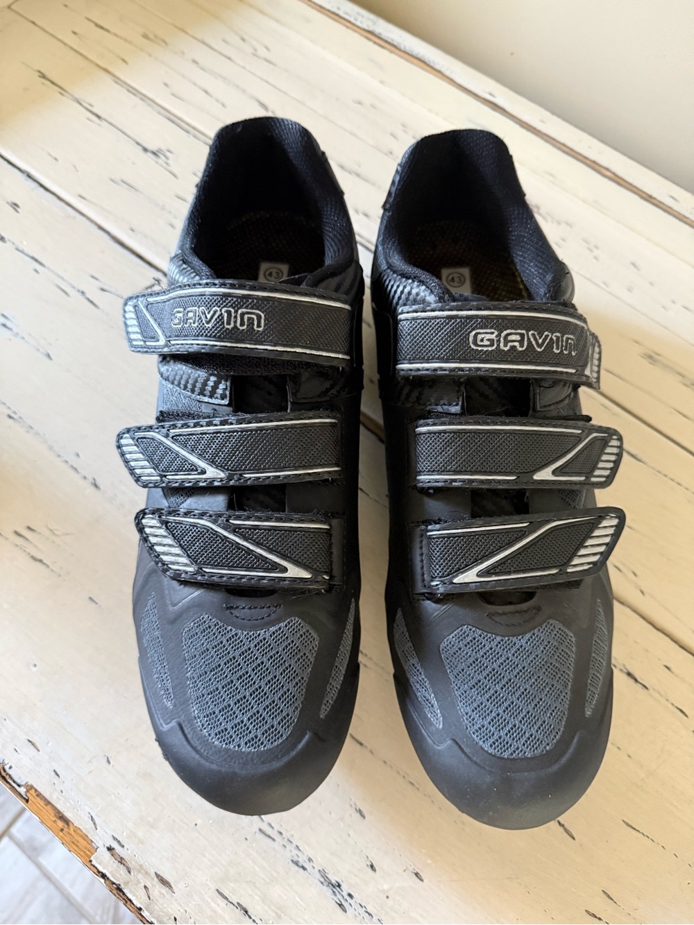 Gavin Men's Athletic Shoes in Black and Gray - Secure Triple-Strap Fit